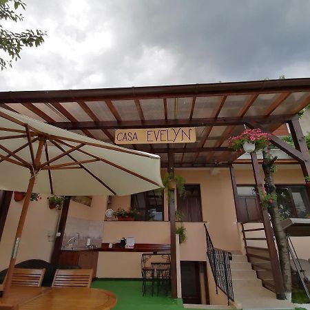 Готель Casa Evelyn Оршова Екстер'єр фото